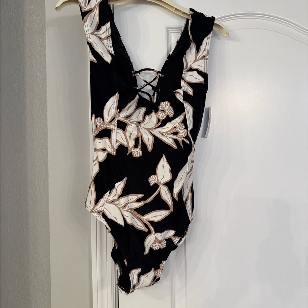 Soma Black and White One Piece Swimsuit High-Cut Design